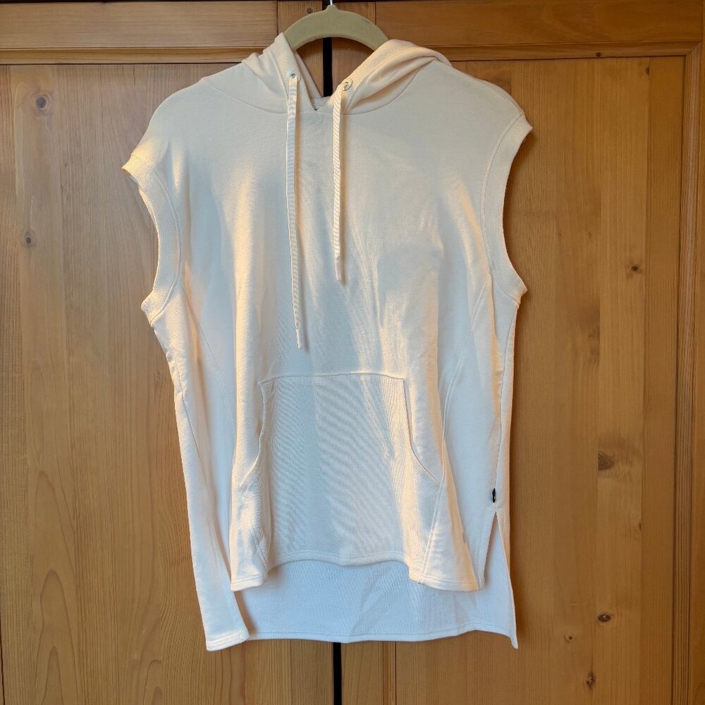 Sleeveless hoodie